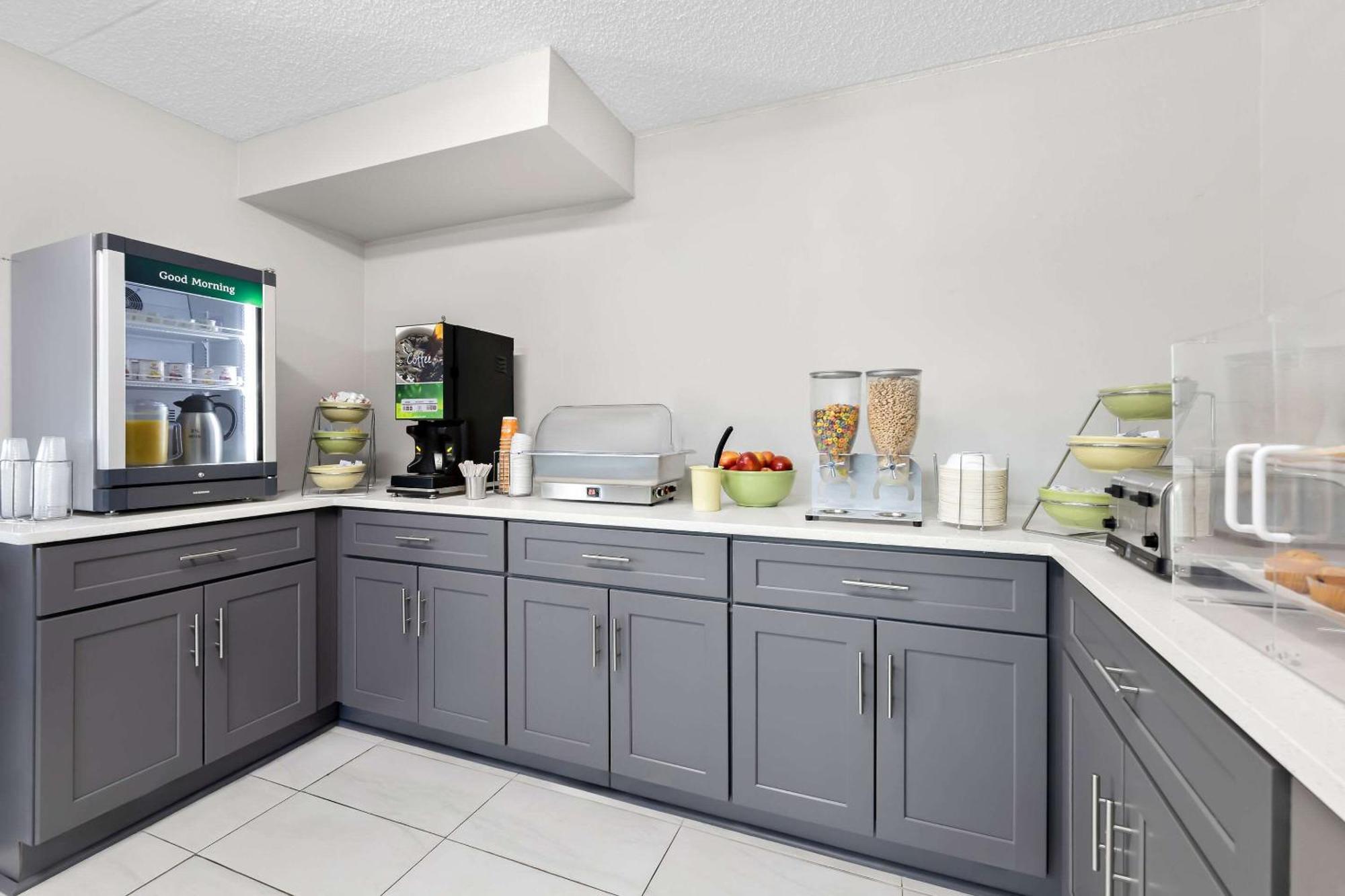 Quality Inn Nashville - Opryland Area Екстериор снимка