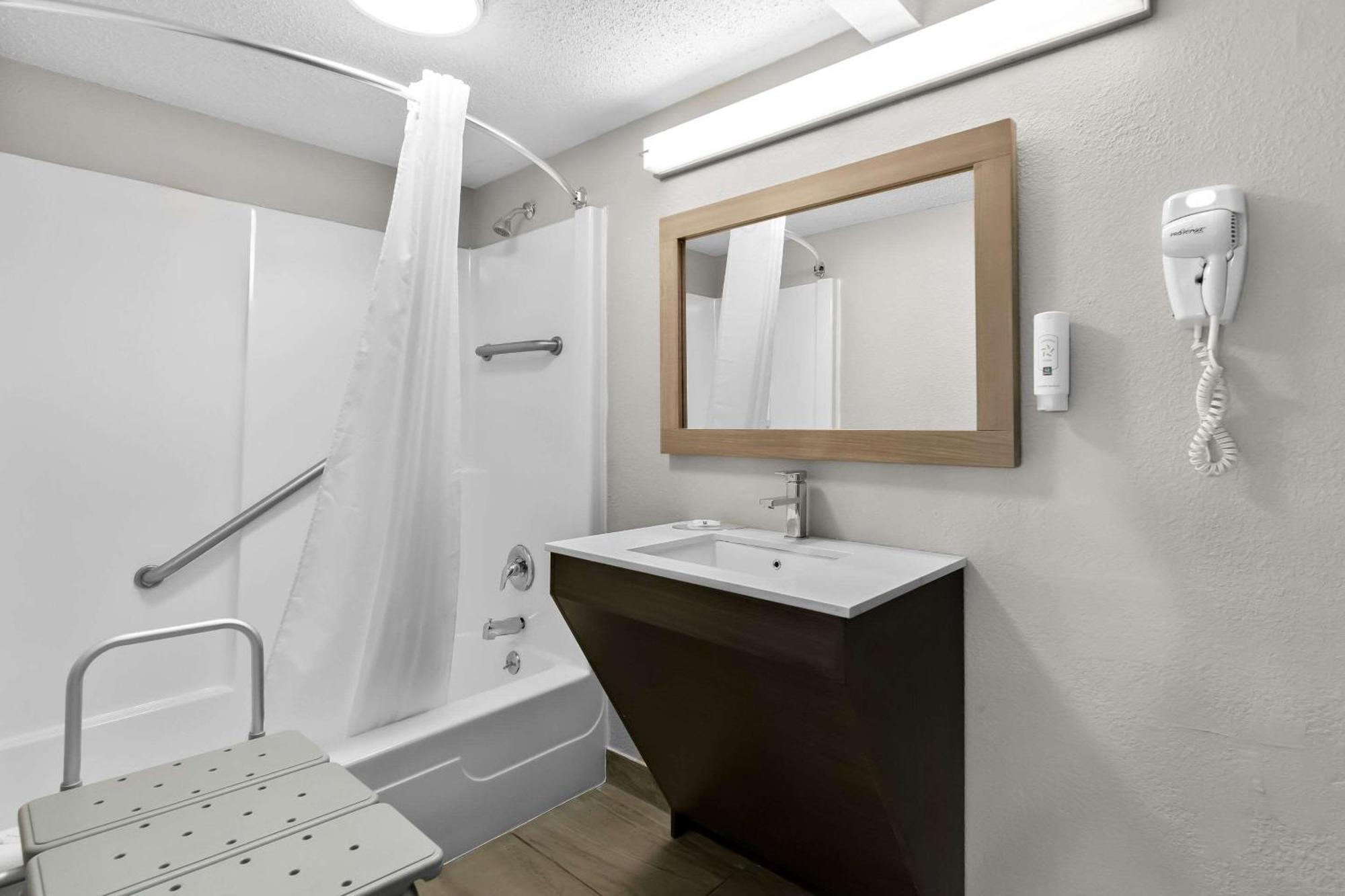 Quality Inn Nashville - Opryland Area Екстериор снимка