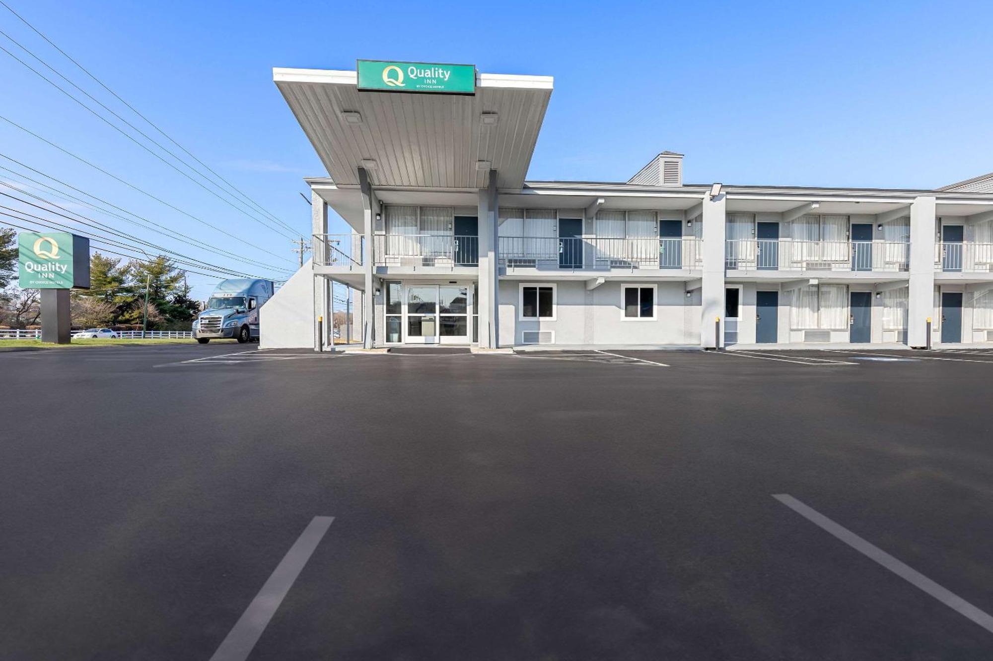 Quality Inn Nashville - Opryland Area Екстериор снимка